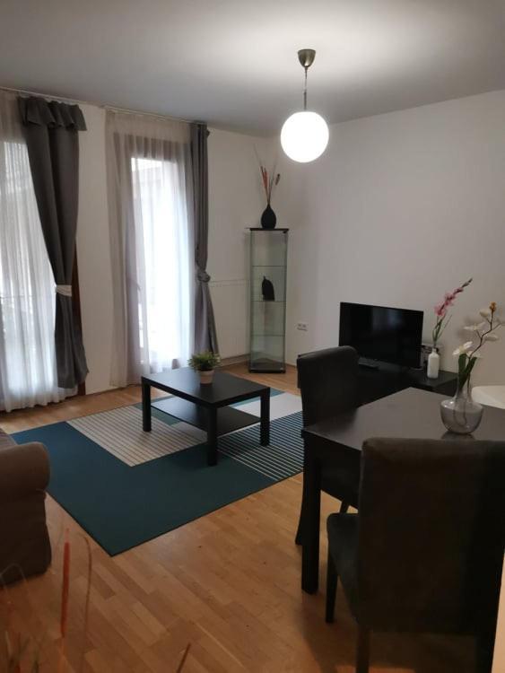 Hi Downtown Apartment K9 Budapeste Exterior foto